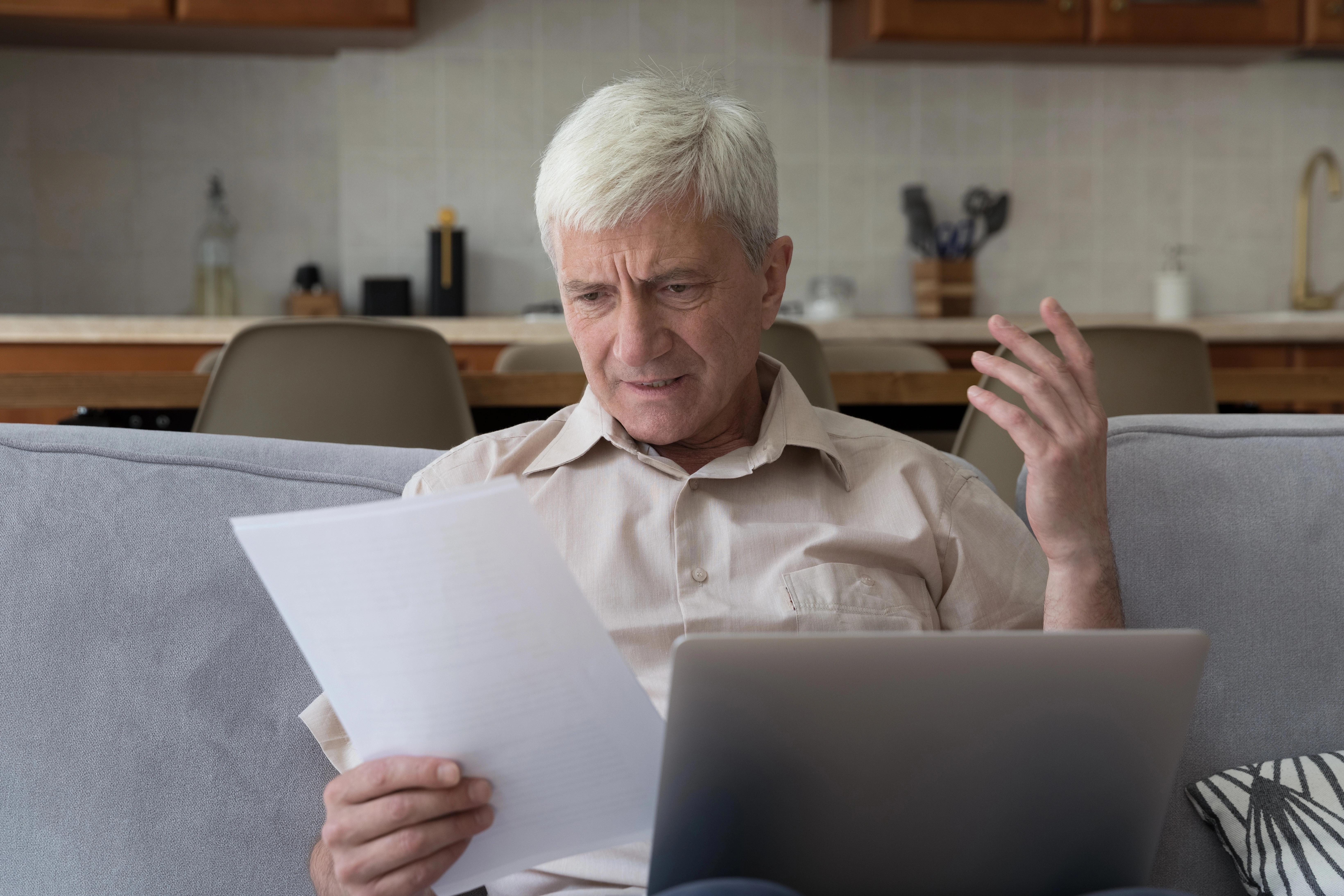 Řešení financí u seniorů: Jak včasným rozhodnutím předejít problémům