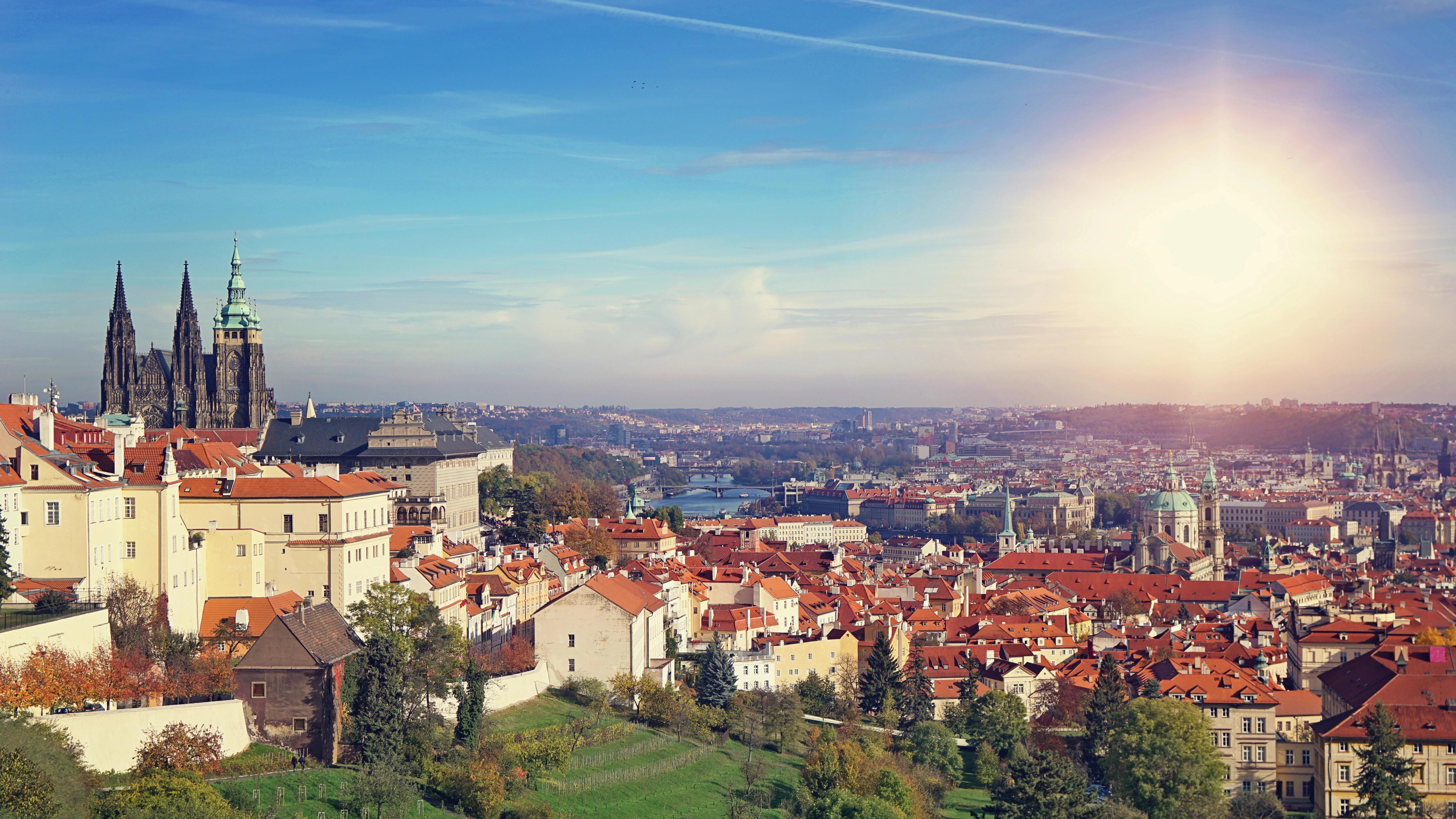 Pohled na historické centrum Istanbulu s Hagia Sofií a Modrou mešitou